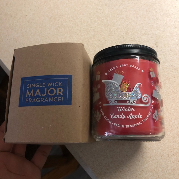 NWT Bath & Body Works Single Wick Candle WINTER CANDY APPLE - Picture 1 of 4